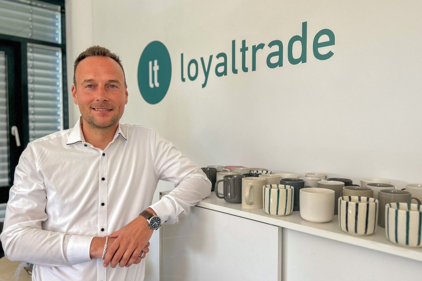Alexander Gröncke, Geschäftsführer der loyaltrade GmbH, in seinem Buchholzer Büro. Foto: WLH Wirtschaftsförderung / Bianca Augustin