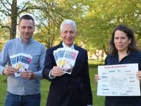 Landrat Rainer Rempe (Mitte) sowie Thomas Nordmann und Metje Gödecke von der Stabsstelle Kreisentwicklung / Wirtschaftsförderung / Mobilität laden zur Teilnahme am Tag der Wirtschaft ein.