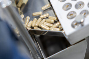 Einblick in die Produktion ei Multi-Food in Hollenstedt. Bis zu 250.000 Kapseln können die Maschinen pro Stunde befüllen. Foto: Multi-Food